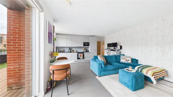 Lismore Boulevard, London, NW9