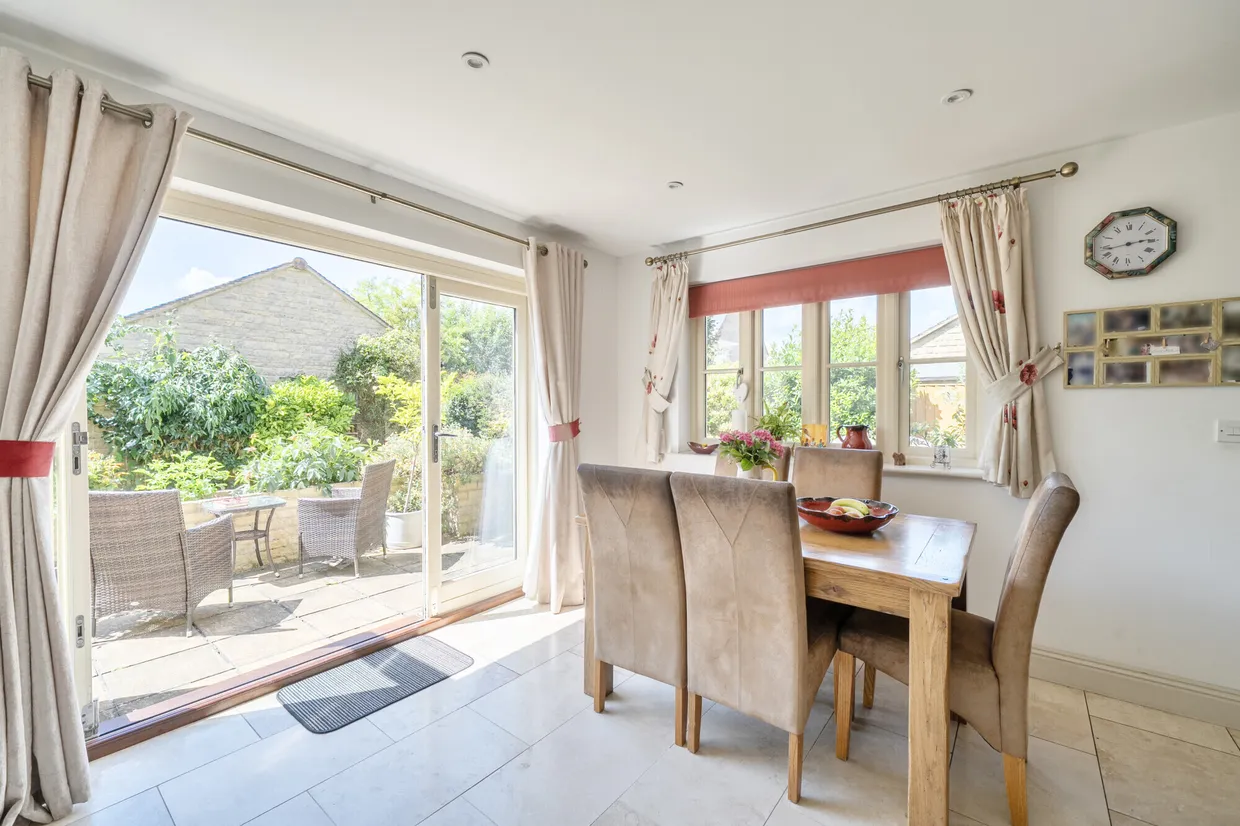 Gotherington Lane, Bishops Cleeve, Cheltenham, GL52 photo 4