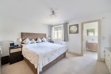 Gotherington Lane, Bishops Cleeve, Cheltenham, GL52 photo 5