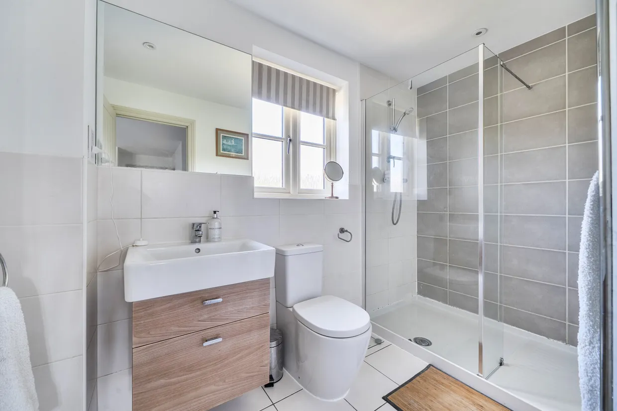 Gotherington Lane, Bishops Cleeve, Cheltenham, GL52 photo 6