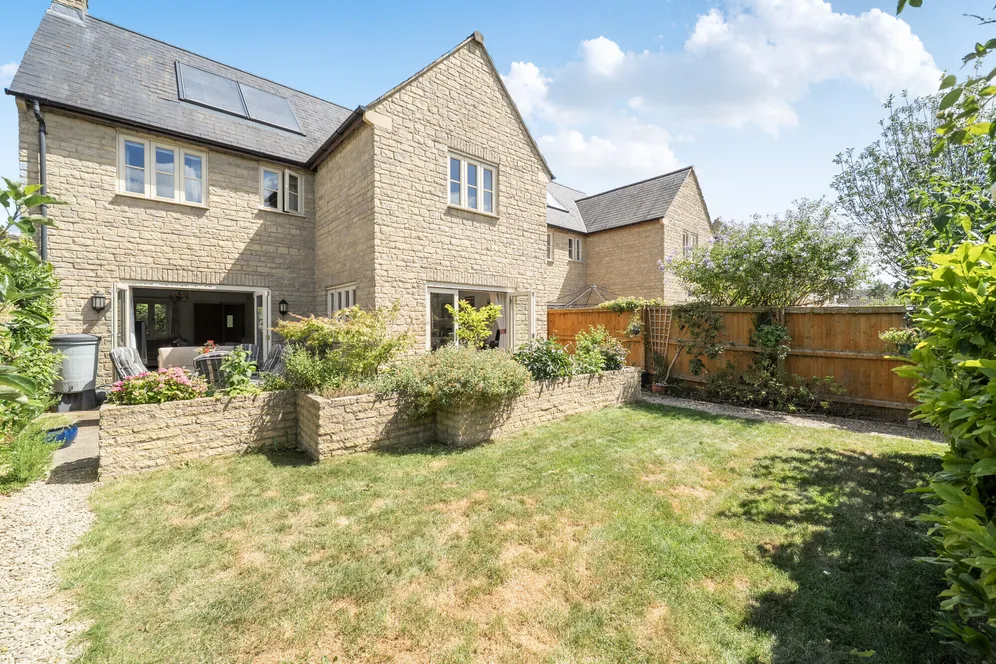 Gotherington Lane, Bishops Cleeve, Cheltenham, GL52 photo 11