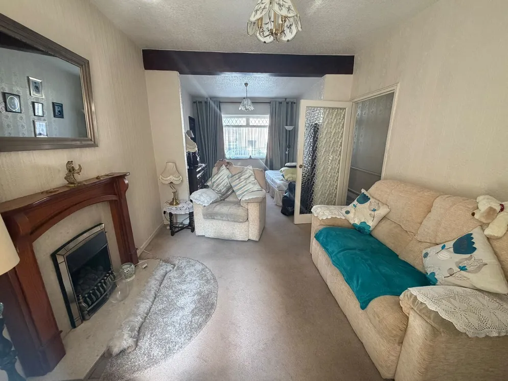 Property carousel item 4