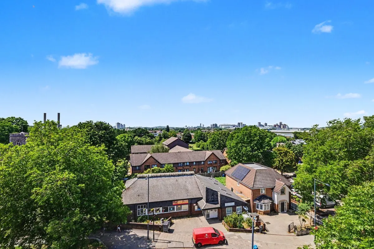 Neasden Lane, London, NW10