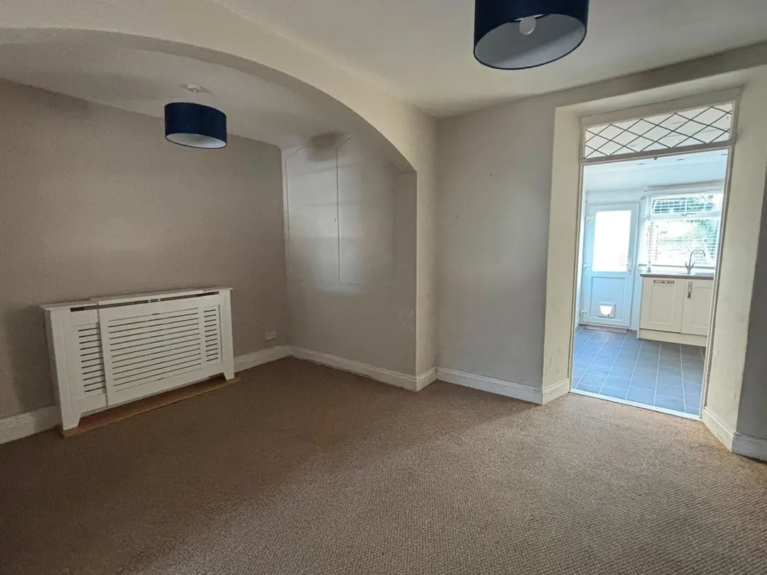 https://mr0.homeflow-assets.co.uk/files/photo/image/47857/1576/_x_/58285574.jpg