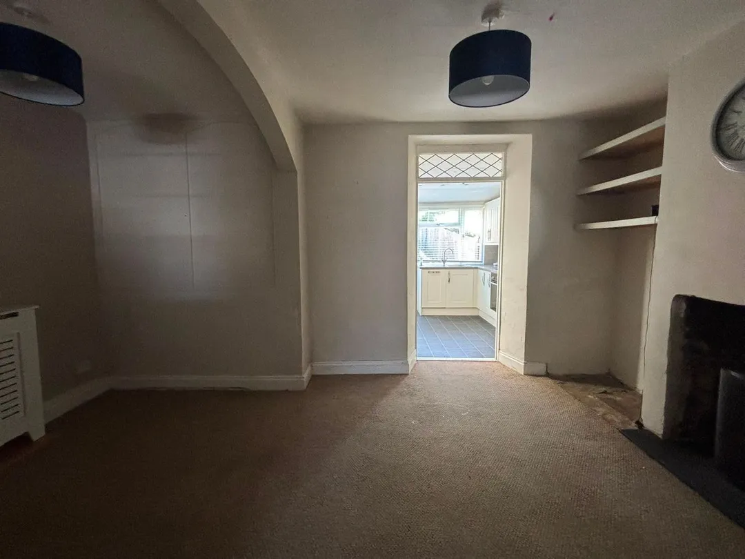 https://mr0.homeflow-assets.co.uk/files/photo/image/47857/1577/_x_/58285776.jpg