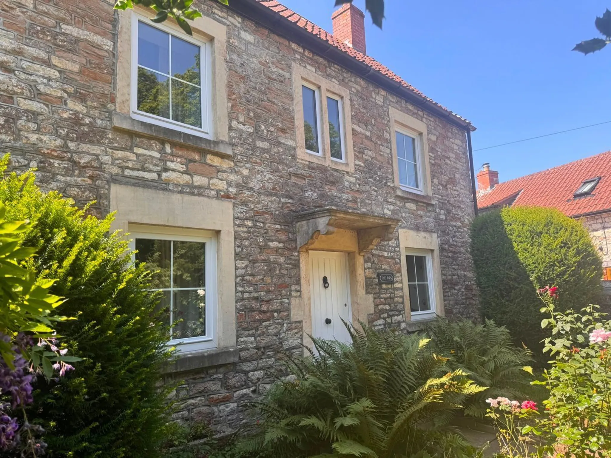 https://mr0.homeflow-assets.co.uk/files/photo/image/47857/2505/_x_/58287501.jpg