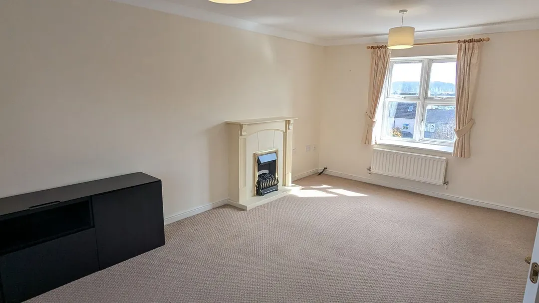 https://mr0.homeflow-assets.co.uk/files/photo/image/47858/2926/_x_/55085073.jpg