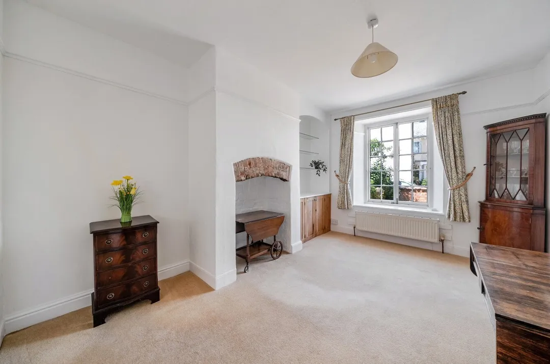 https://mr0.homeflow-assets.co.uk/files/photo/image/47858/6864/_x_/TOP250304_06.jpg