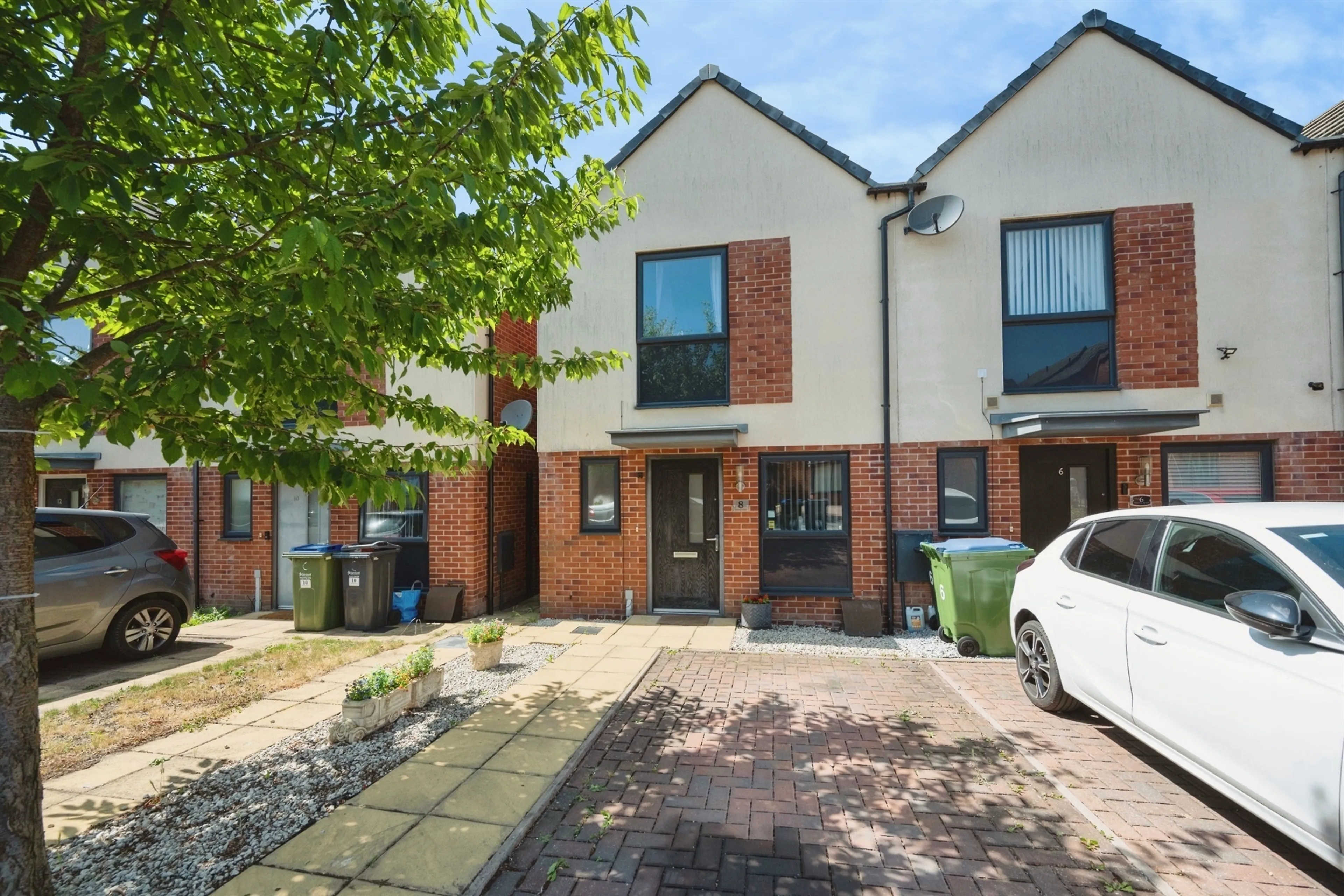 Property photo 0