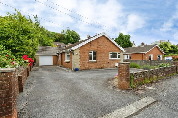 Lakeview Terrace, Llanelli, Carmarthe...