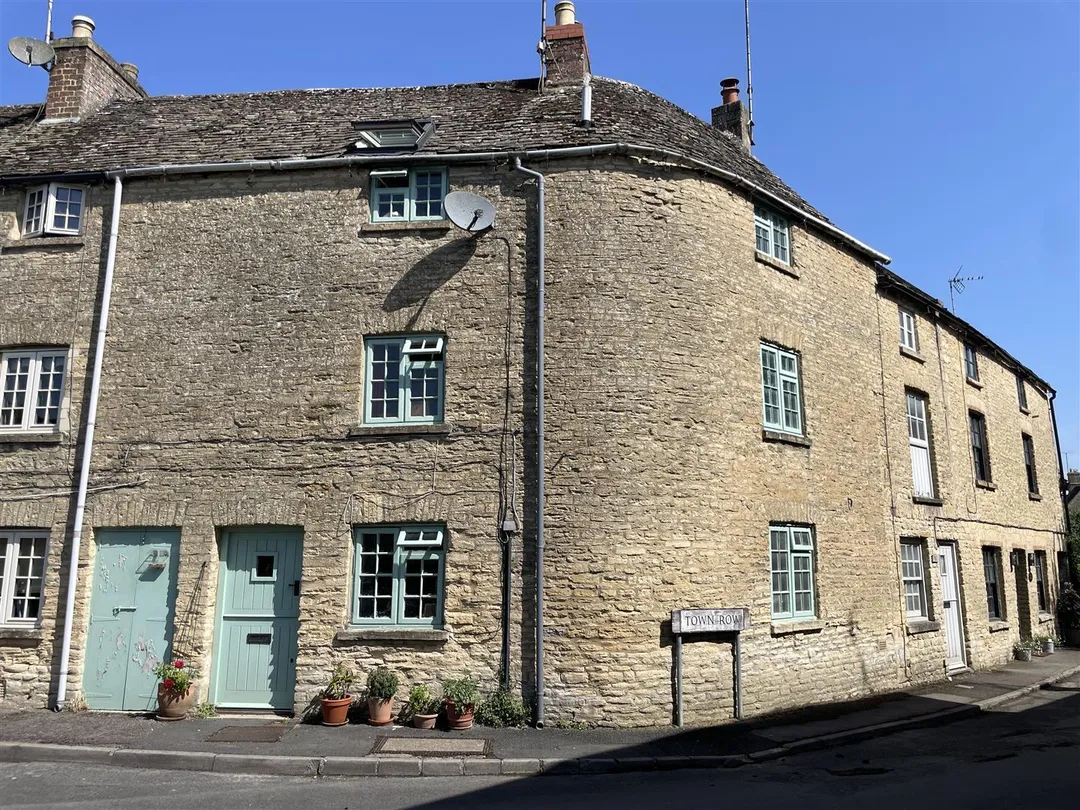 https://mr0.homeflow-assets.co.uk/files/photo/image/47860/0005/_x_/ihuW62x94EyvW2fkufvphQ.jpg