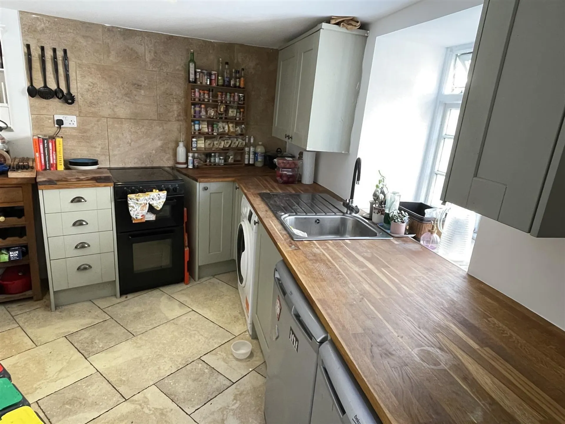 Property photo top 1