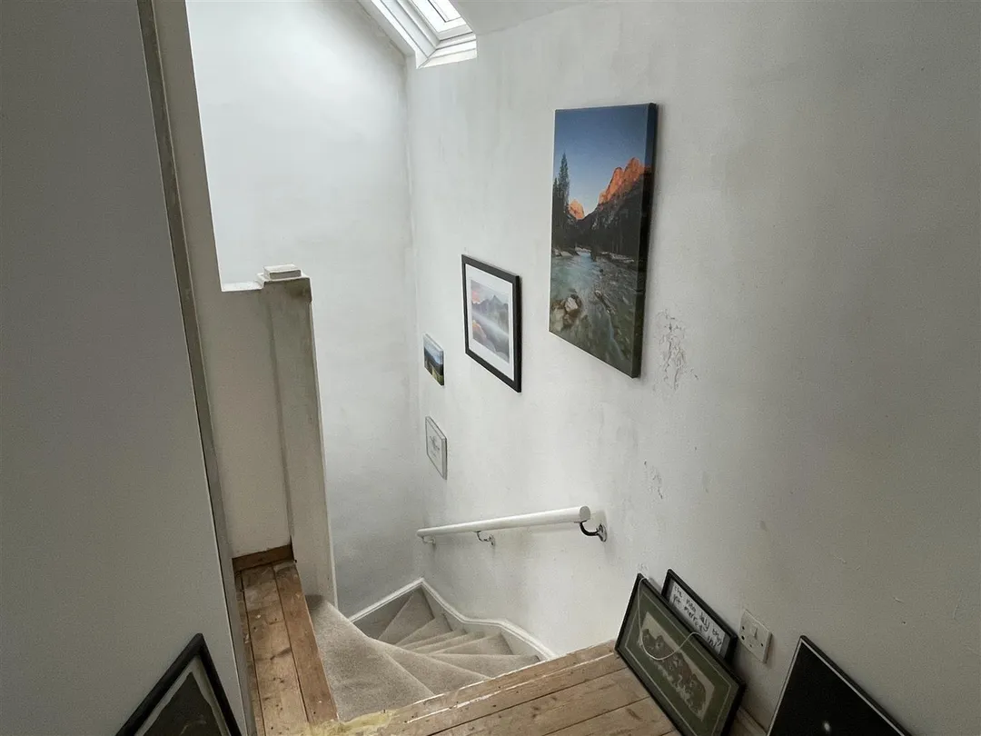 https://mr0.homeflow-assets.co.uk/files/photo/image/47860/0013/_x_/UEZolXL8K0upGh-ehA-Ycg.jpg