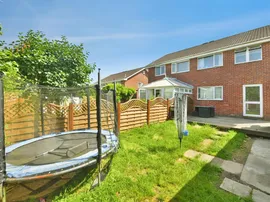 Swan Gardens, Plympton thumb 3