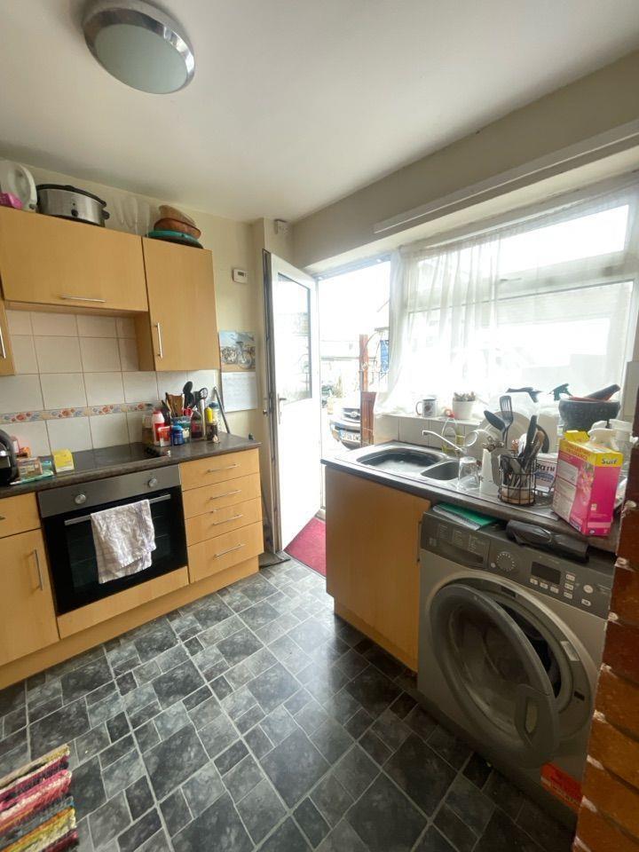 Queensway, Burton Latimer, Kettering Image 5
