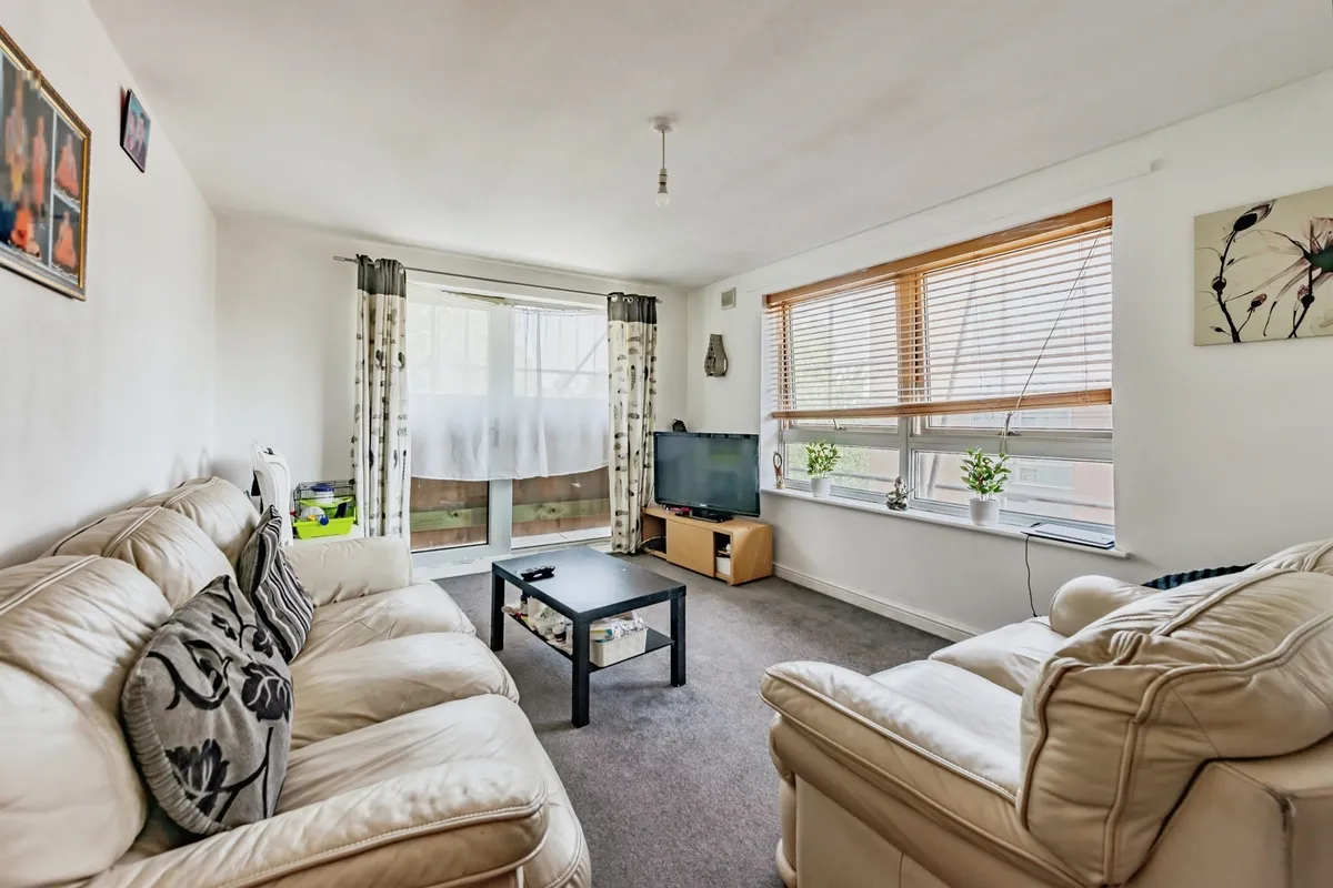 Five Acres, Crawley