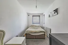 Five Acres, Crawley