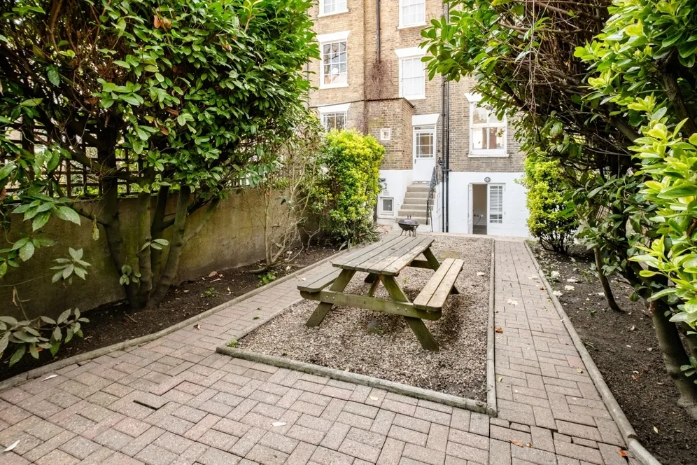 St. Peter's Street London N1 photo 3