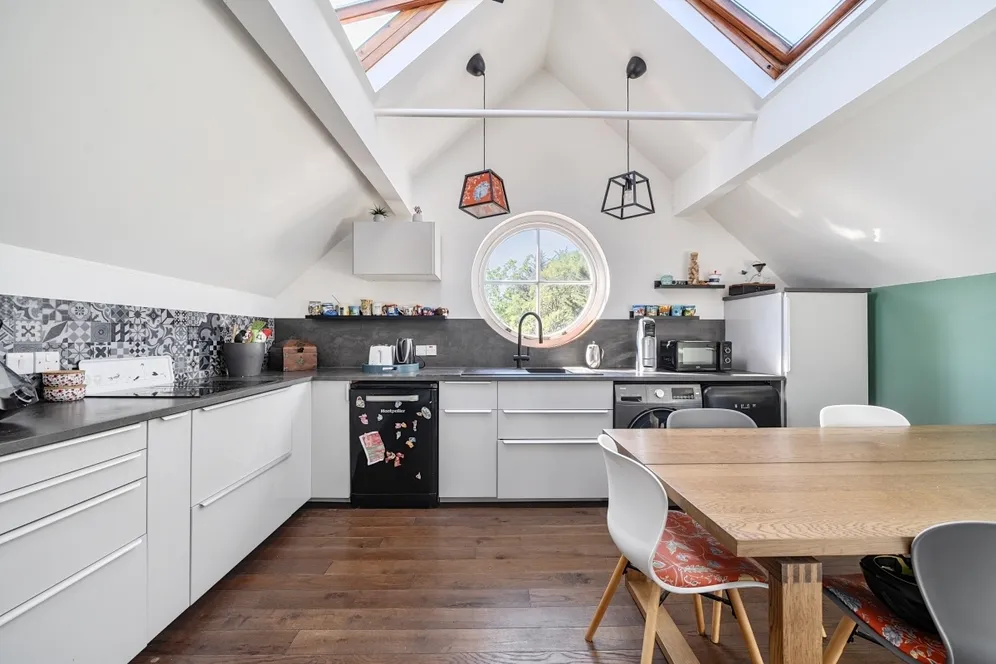 Mapesbury Road London NW2 photo 5