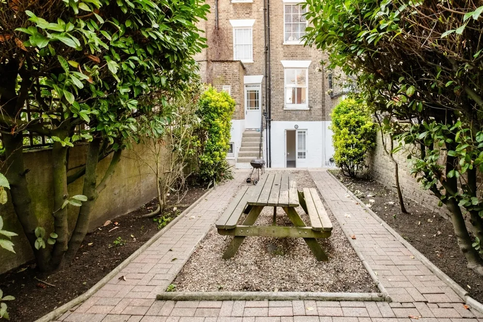 St. Peter's Street London N1 photo 16