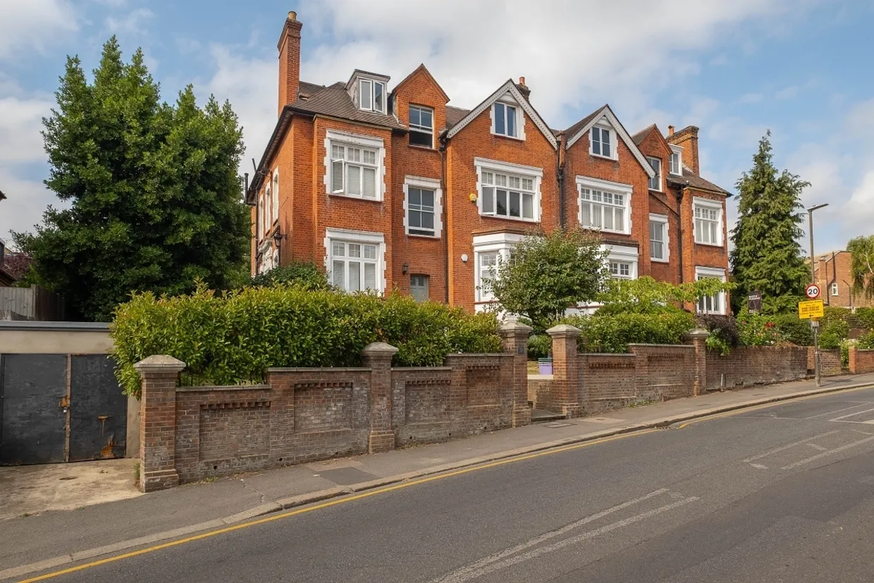 Leopold Road, SW19 photo 14