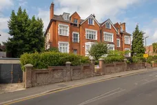 Leopold Road, SW19 photo 14