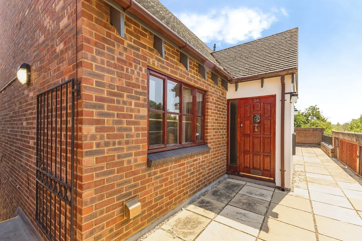 Maiden Lane Centre, Lower Earley, Reading