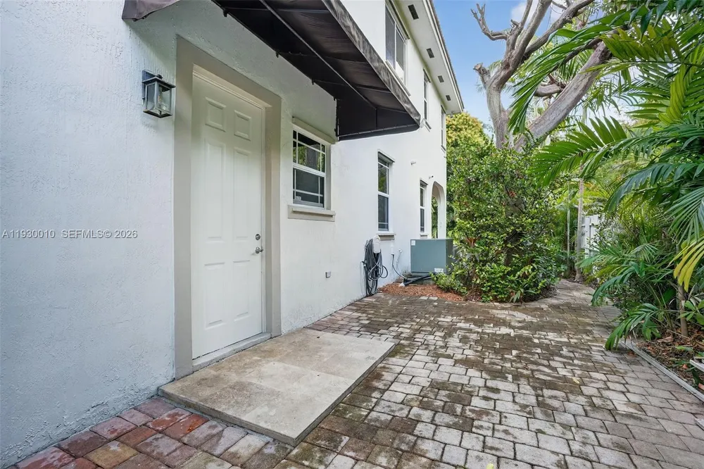 2913 SW 13th St, Miami, FL 33145