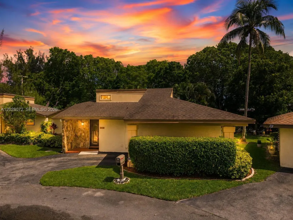 8149 Royal Palm Ct, Tamarac, FL 33321