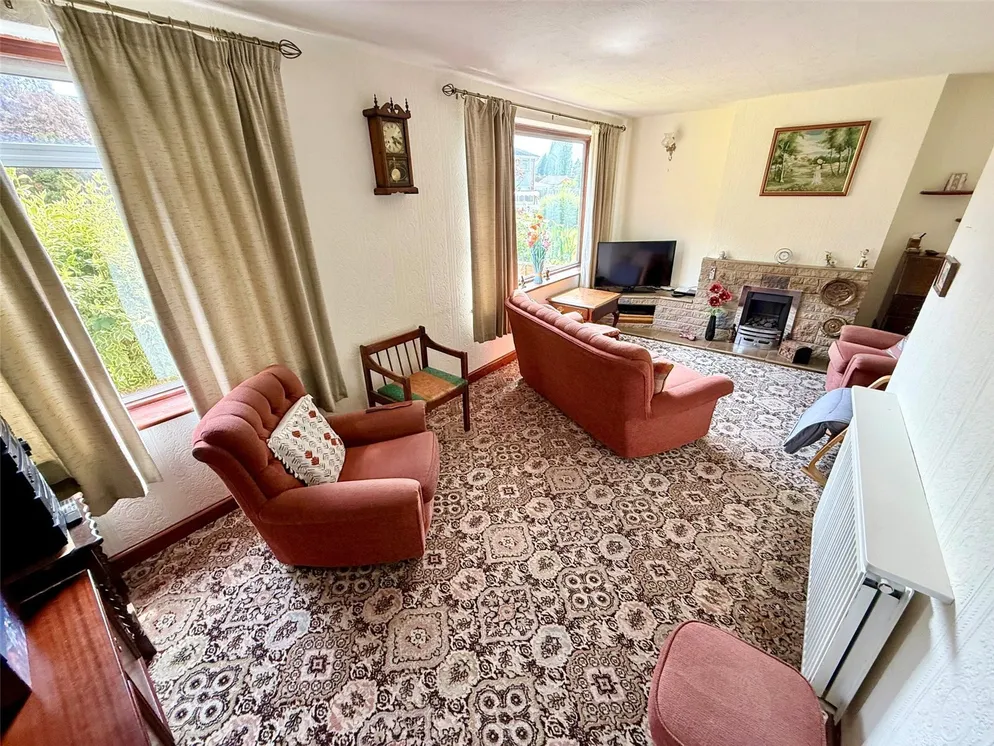 Property carousel item 4