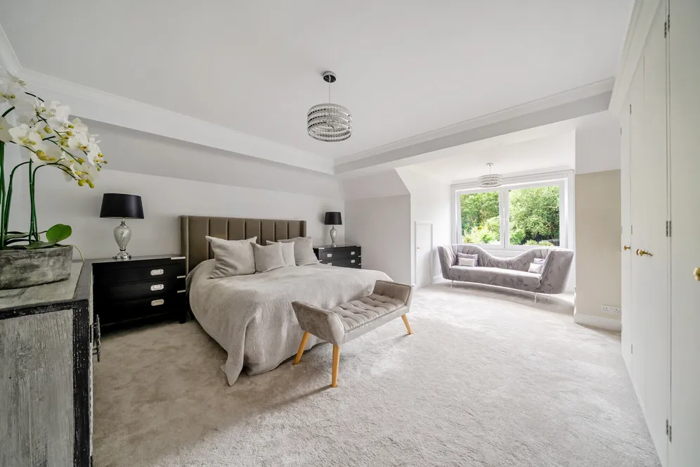 Knowle Grove, Virginia Water, GU25 photo 8