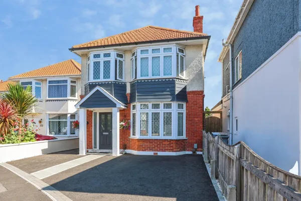 Coombe Gardens, NORTHBOURNE, Bournemo...