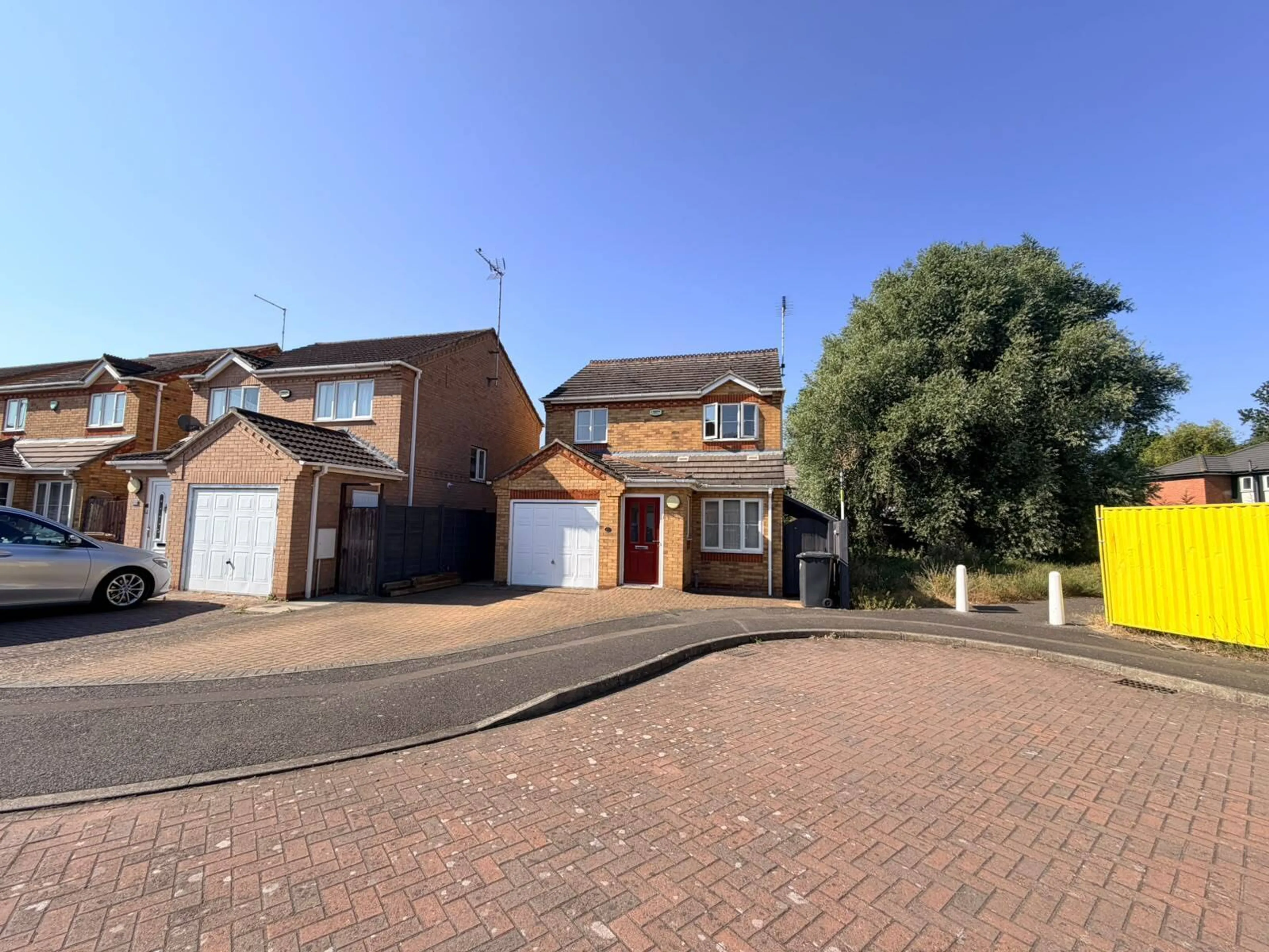 Property at Lyvelly Gardens, Peterborough