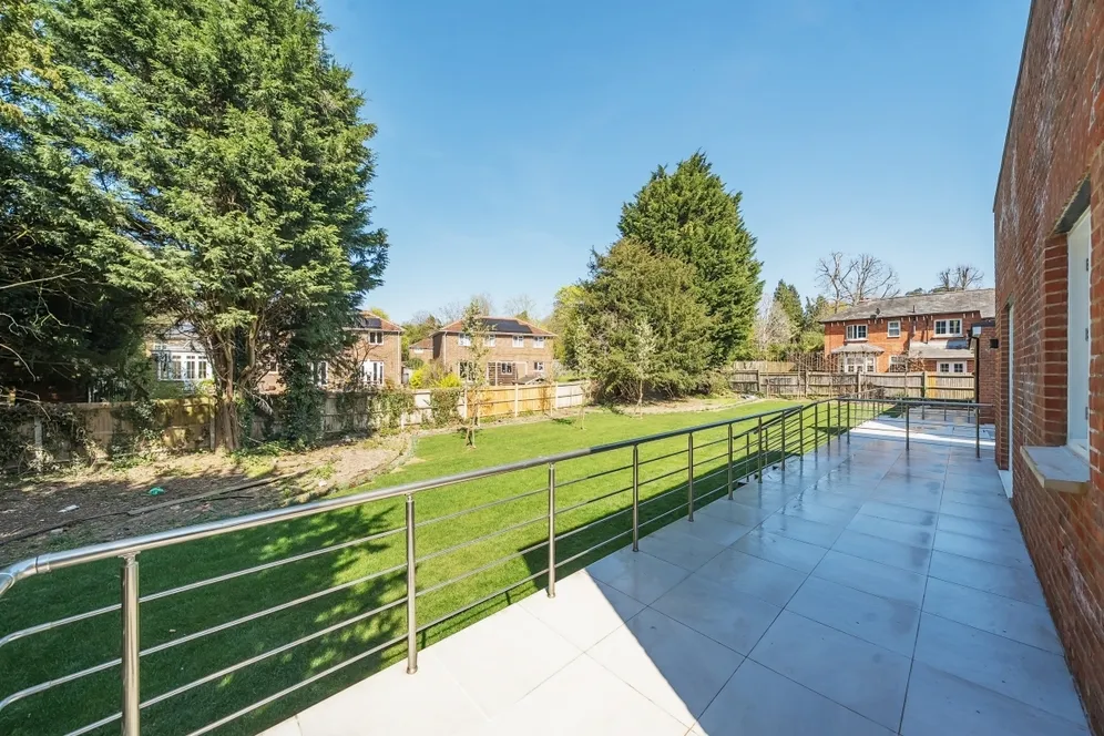 Wray Park Road Reigate RH2 photo 2