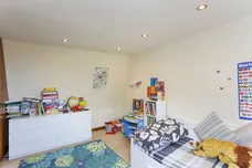 Ennismore Avenue London W4 photo 8