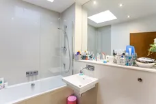Ennismore Avenue London W4 photo 9