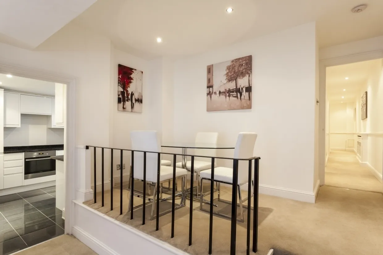 Vicarage Gate London W8 photo 10