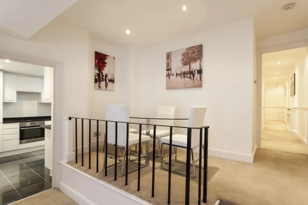 Vicarage Gate London W8 photo 10