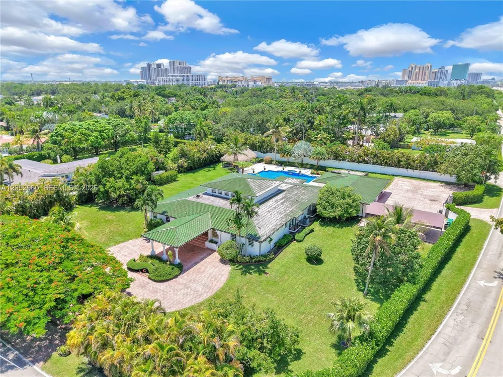 7550 SW 74th St, Miami, FL 33143