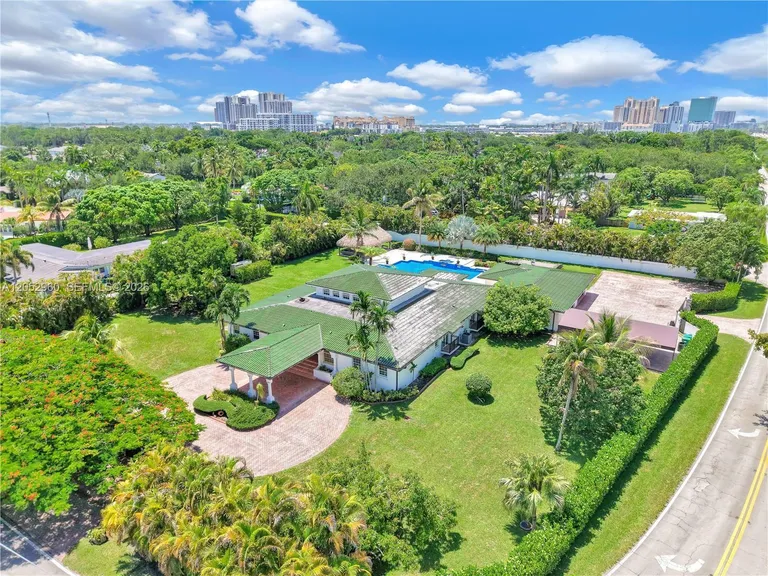 7550 SW 74th St, Miami, FL 33143