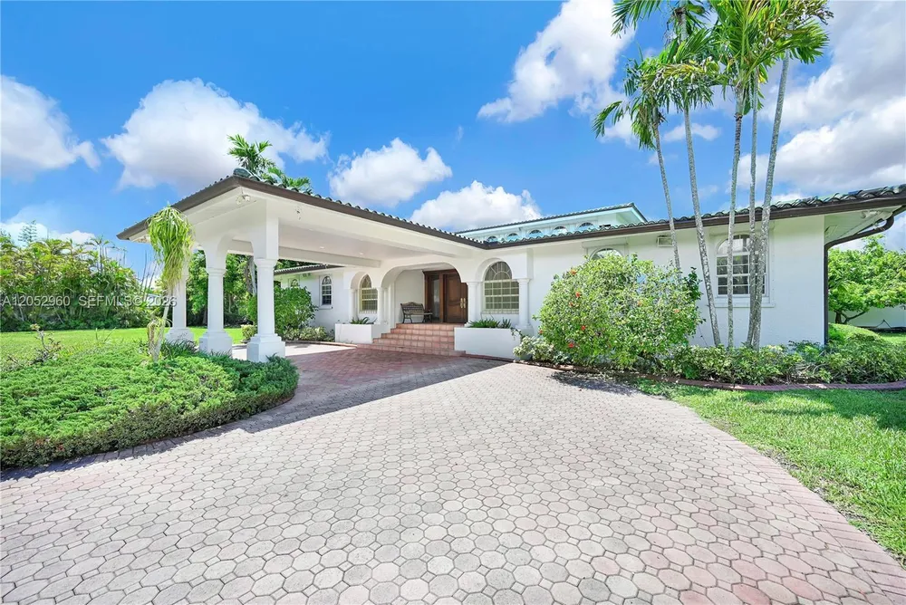 7550 SW 74th St, Miami, FL 33143
