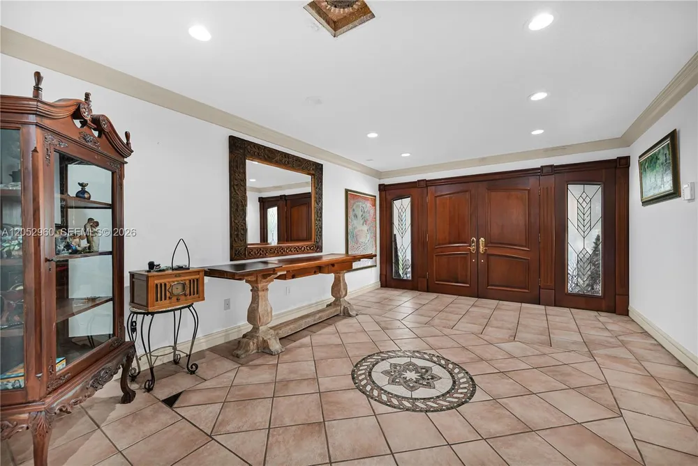 7550 SW 74th St, Miami, FL 33143