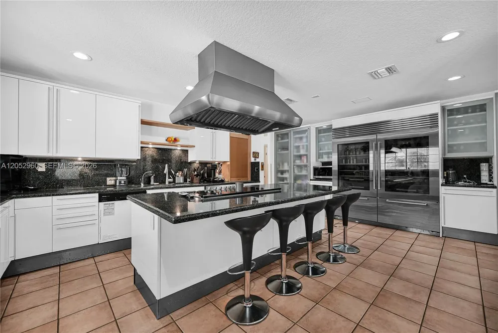 7550 SW 74th St, Miami, FL 33143