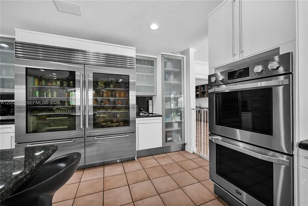 7550 SW 74th St, Miami, FL 33143
