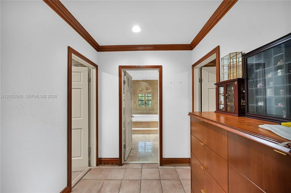 7550 SW 74th St, Miami, FL 33143