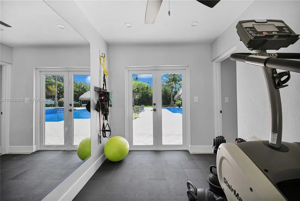 7550 SW 74th St, Miami, FL 33143