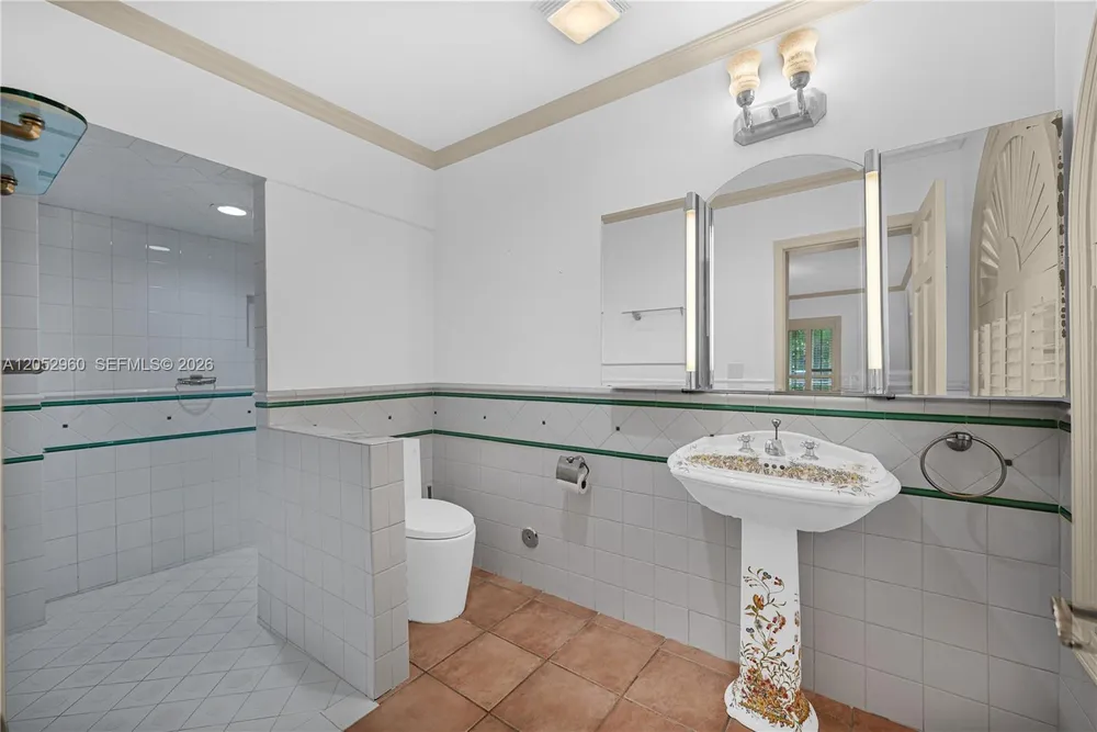 7550 SW 74th St, Miami, FL 33143