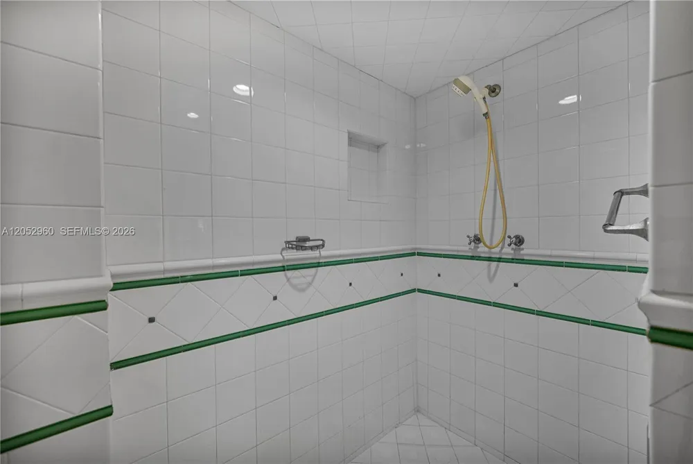 7550 SW 74th St, Miami, FL 33143