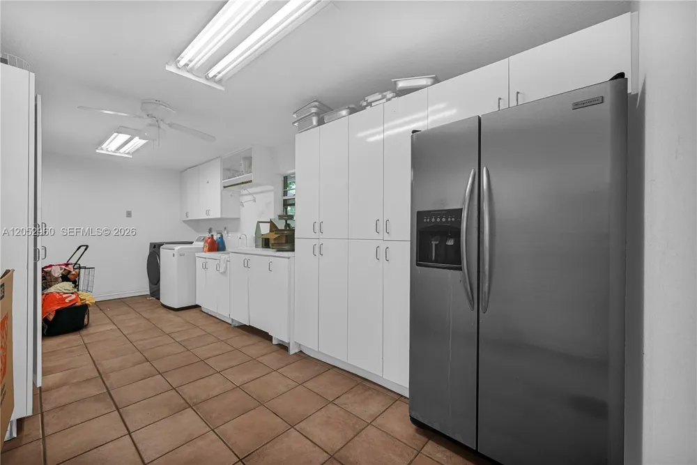 7550 SW 74th St, Miami, FL 33143