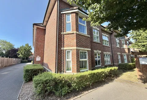 Richmond Park Road, Charminster,